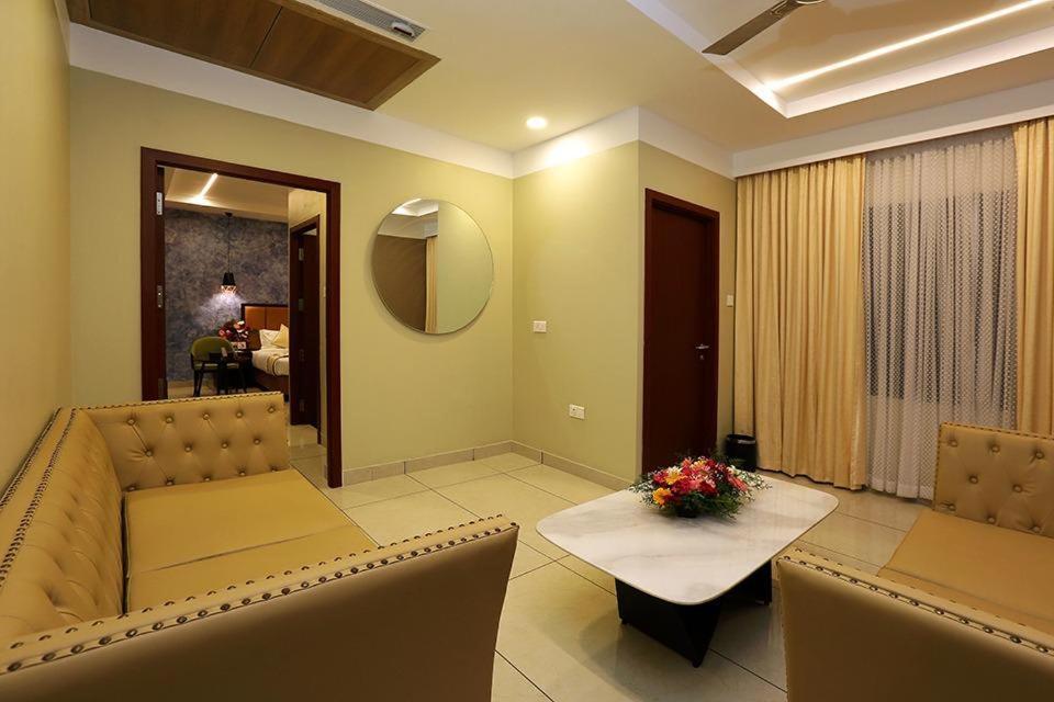 Hotel New York Square Kottayam Luaran gambar