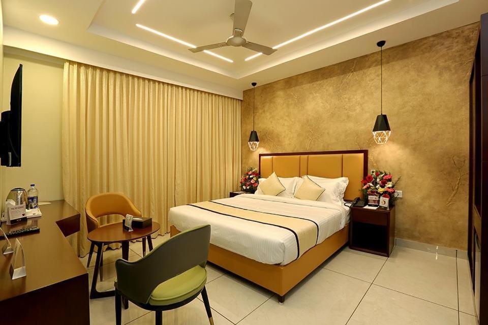 Hotel New York Square Kottayam Luaran gambar