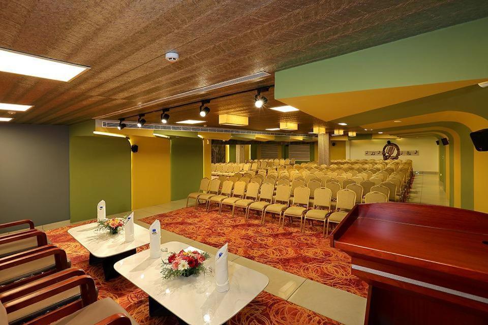 Hotel New York Square Kottayam Luaran gambar