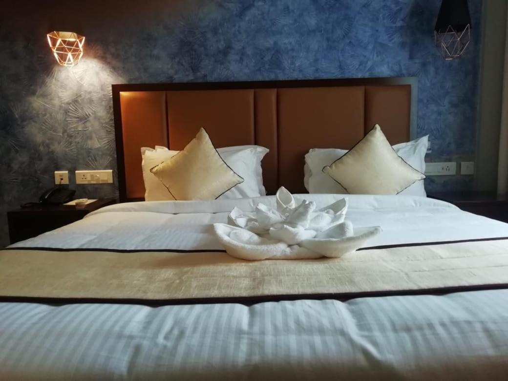Hotel New York Square Kottayam Luaran gambar