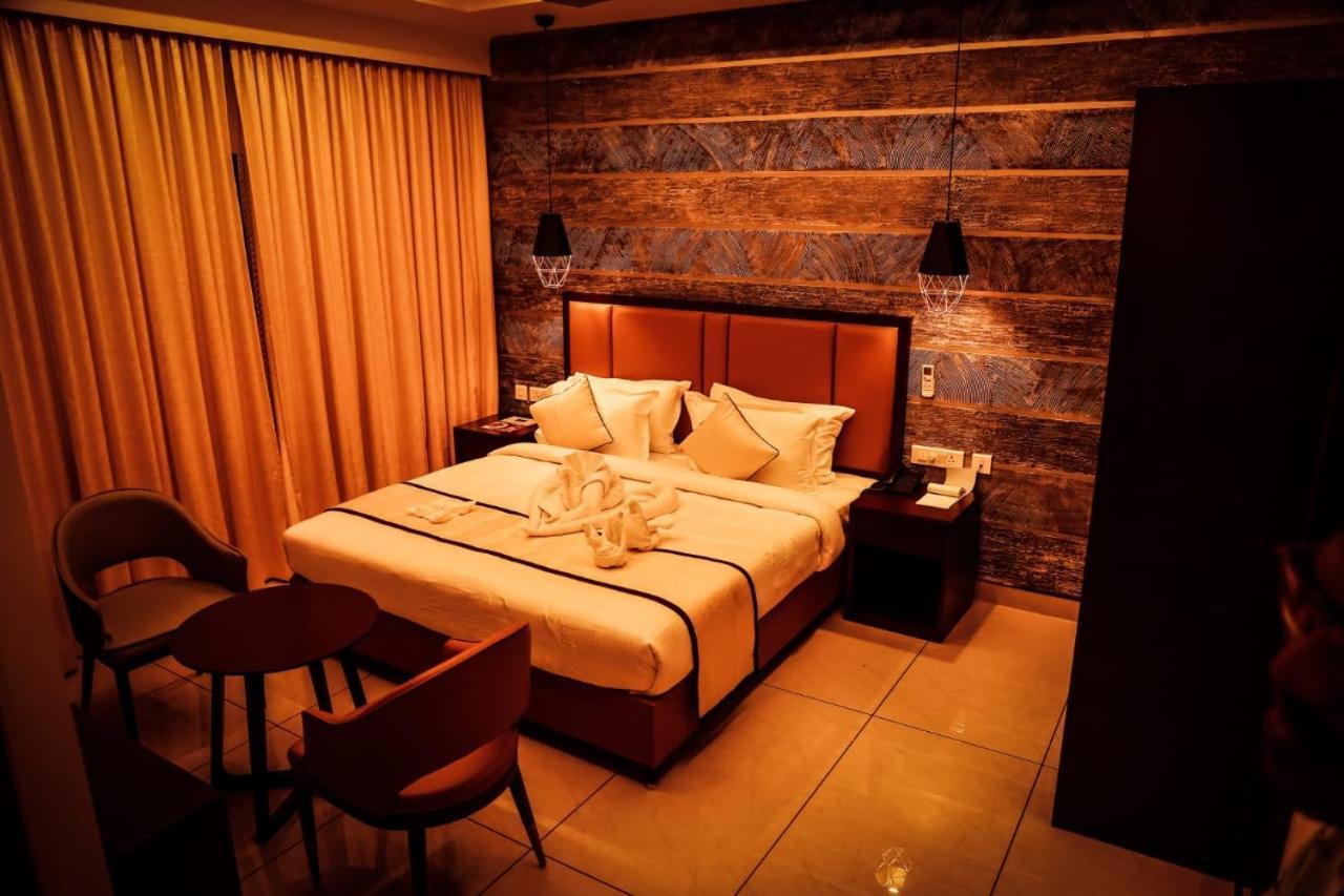 Hotel New York Square Kottayam Luaran gambar